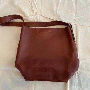 MADEWELL Essential Bucket Tote Warm Cinnamon Leather